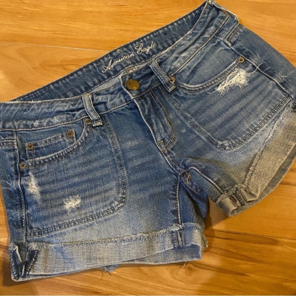American Eagle jean shorts—Size 2 - Picture 9 of 9